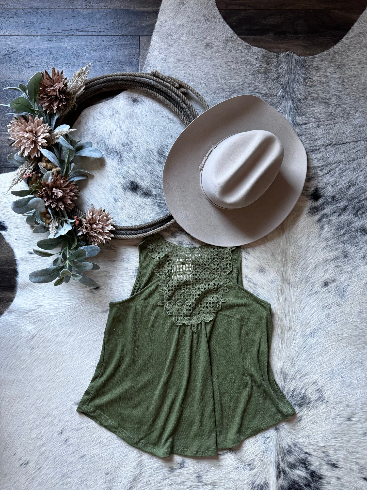 Sleeveless Back Lace Patch Crinkle Knit Swing Top