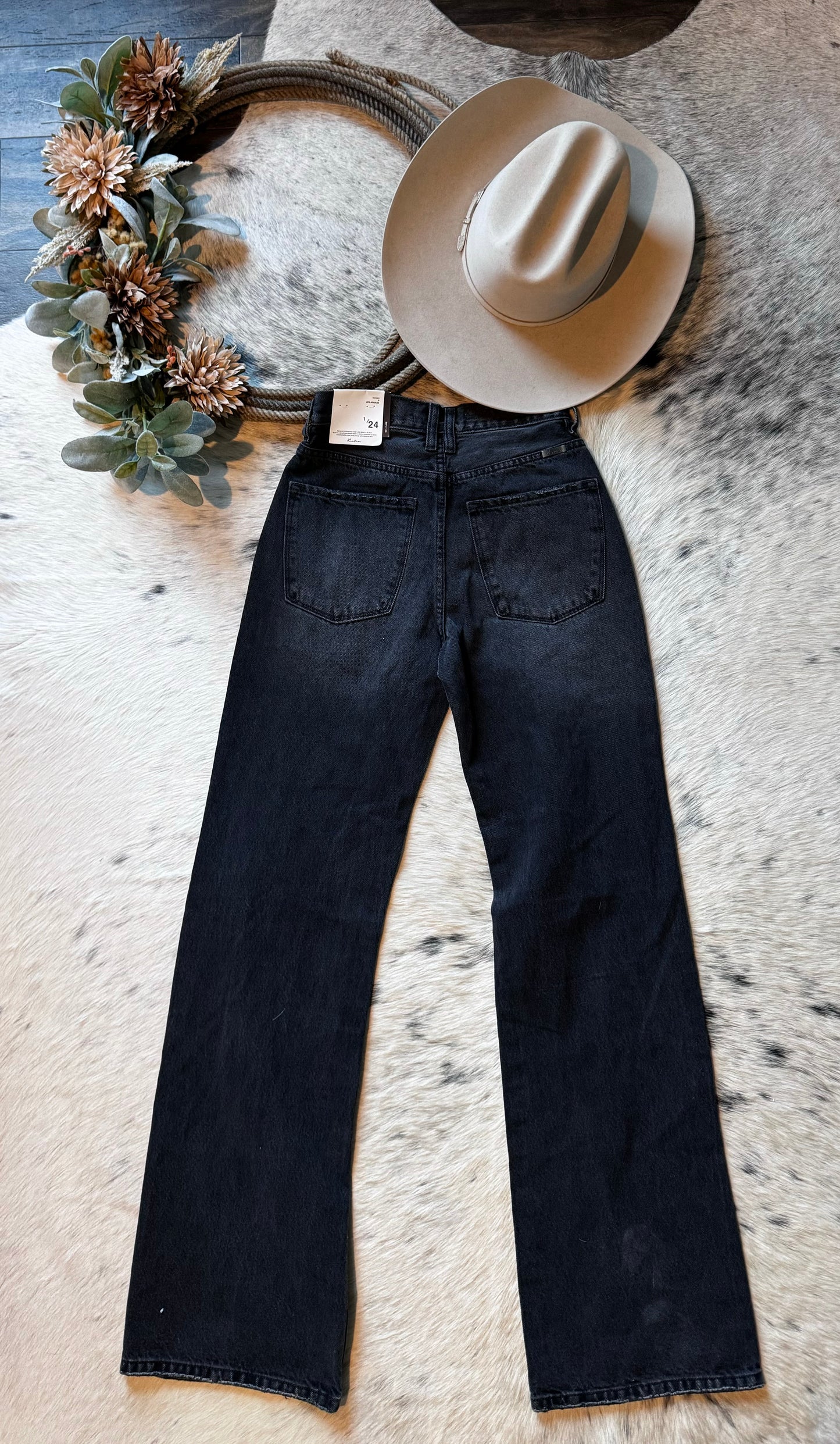 Kancan Black knee ripped jean